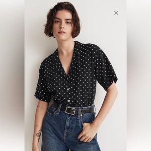 NWOT✨ Resort Shirt in Textured Dot in True Black